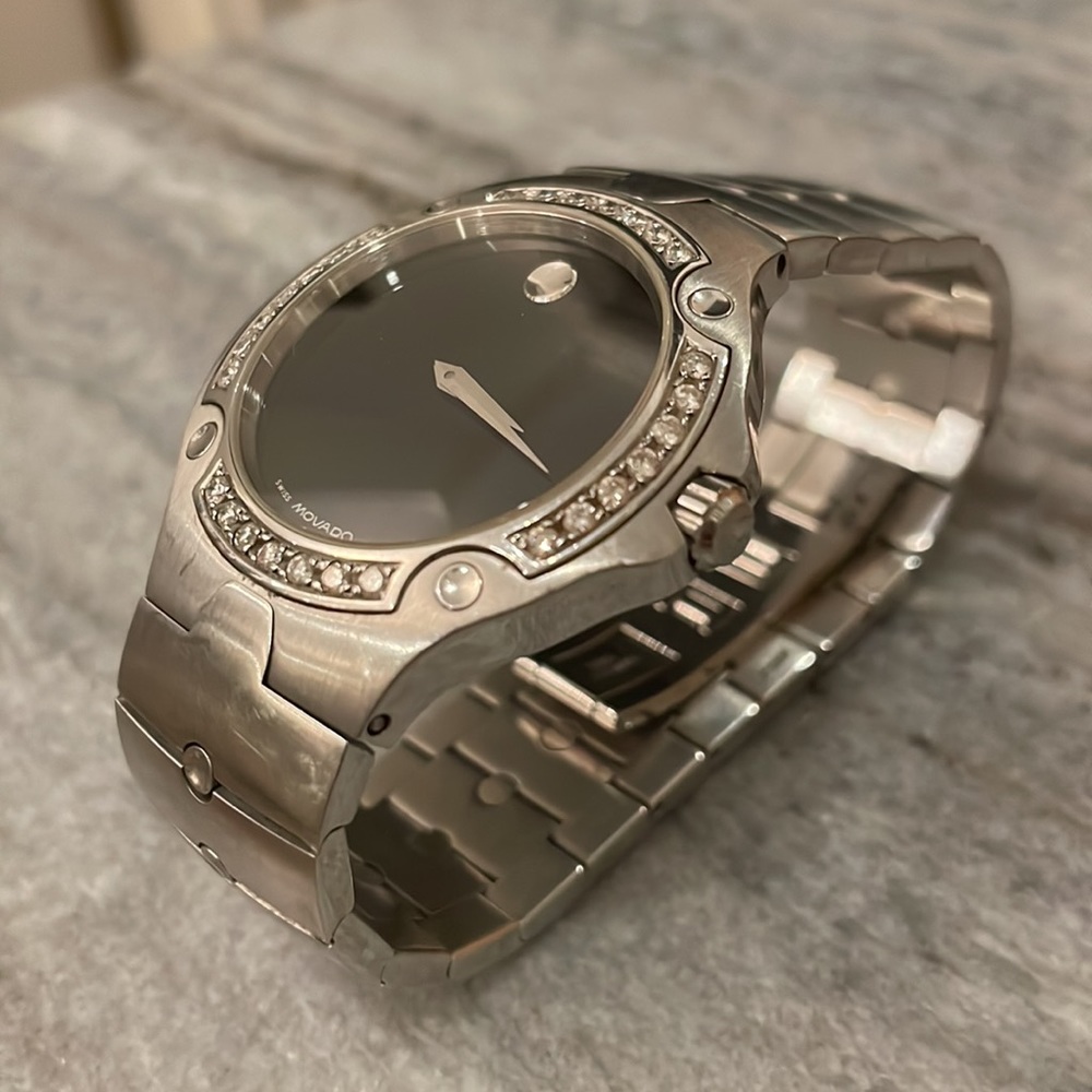 EUC🖤MOVADO sports edition Diamond watch - Picture 3 of 6